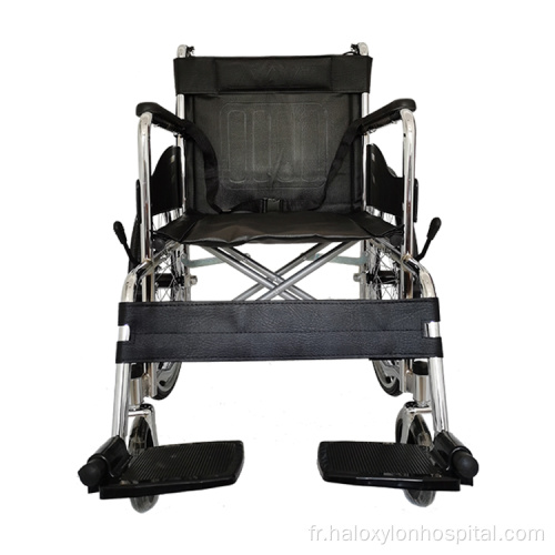 Utilisation de fauteuils roulants robustes et de sécurité pour les handicapés